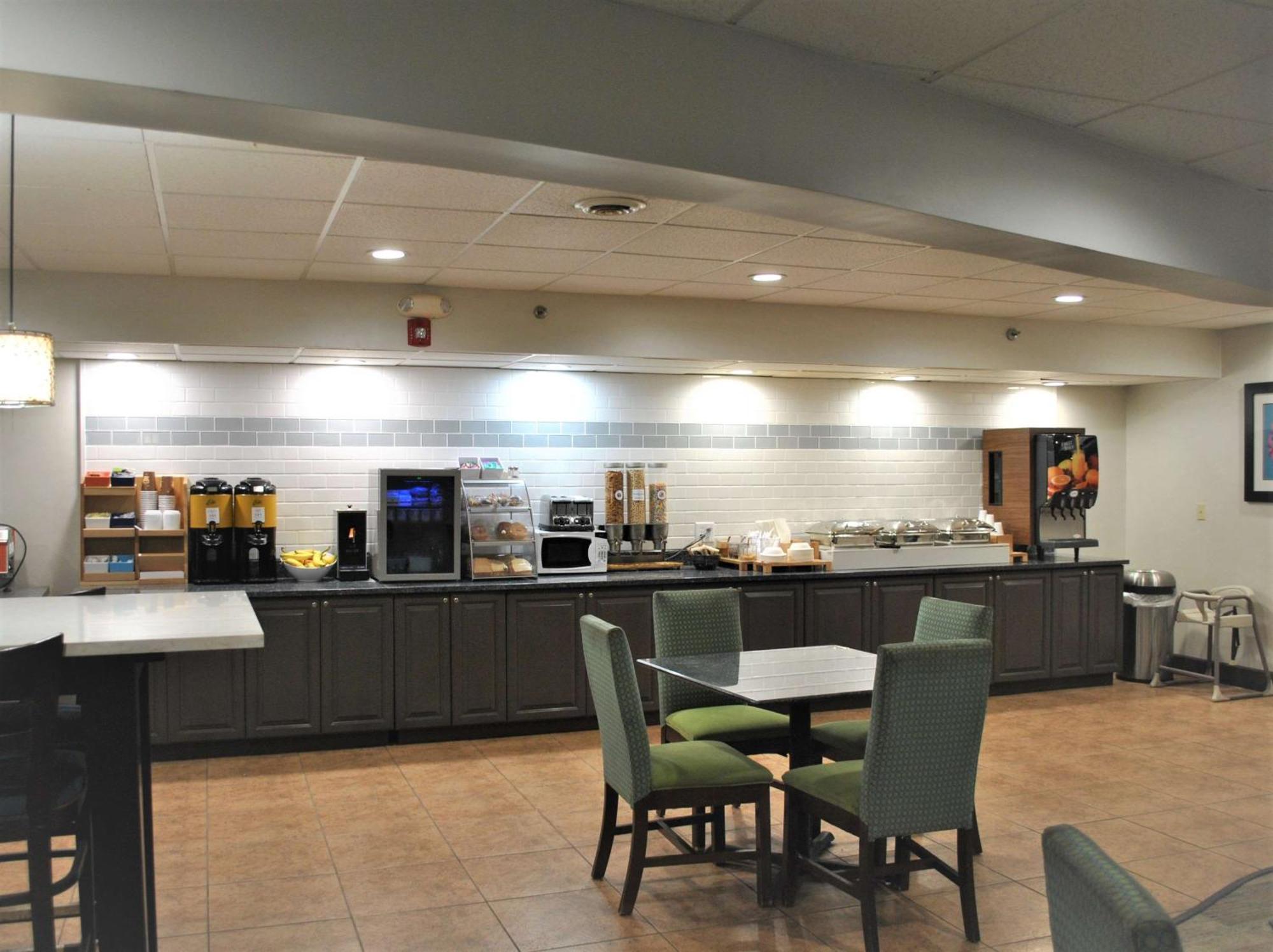Best Western Owego Inn Exterior foto